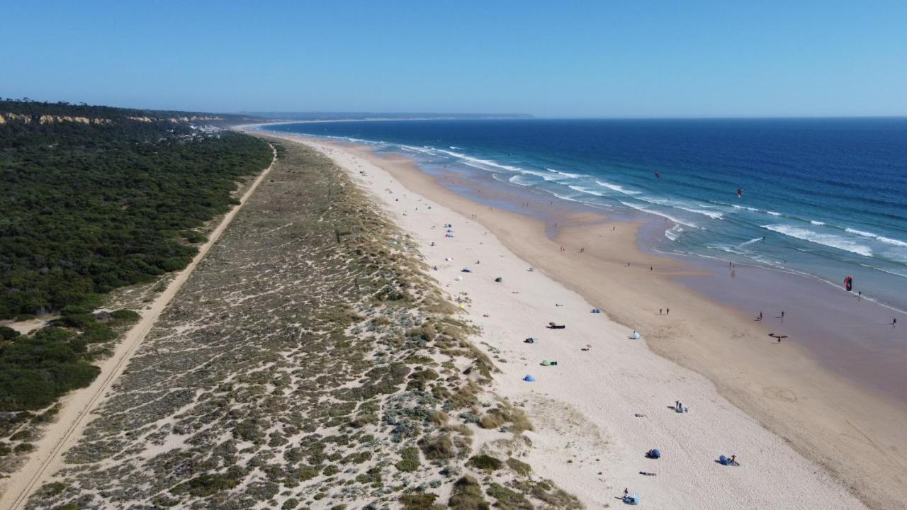 Manawa Camp Bed and Breakfast Costa da Caparica Exterior foto